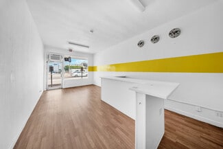 Plus de détails pour 18480-18484 W Dixie Hwy, North Miami Beach, FL - Bureau/Local commercial à louer