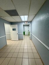 2331 N State Road 7, Lauderhill, FL à louer Photo intérieure– Image 2 sur 11