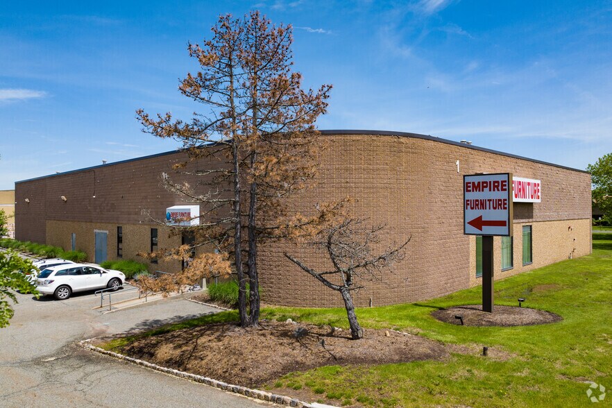 1 Gardner Rd, Fairfield, NJ à louer - Photo principale – Image 1 sur 6