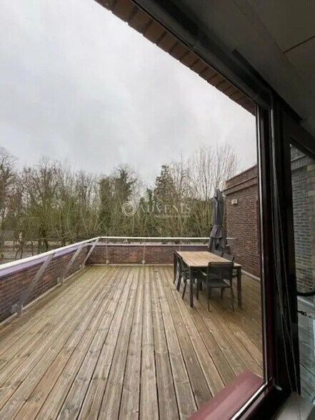Bureau dans Saint-Germain-en-Laye à louer - Photo de l’immeuble – Image 3 sur 30
