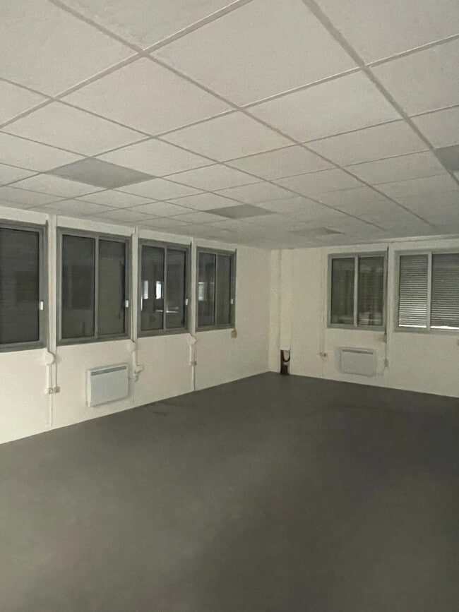 Plus de détails pour 691 Rue Maurice Caullery, Douai - Bureau, Industriel/Logistique à louer