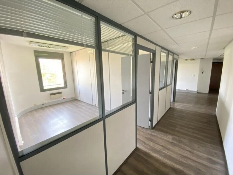 9 Rue Des Tuiliers, Lyon à louer - Photo de l’immeuble – Image 3 sur 9