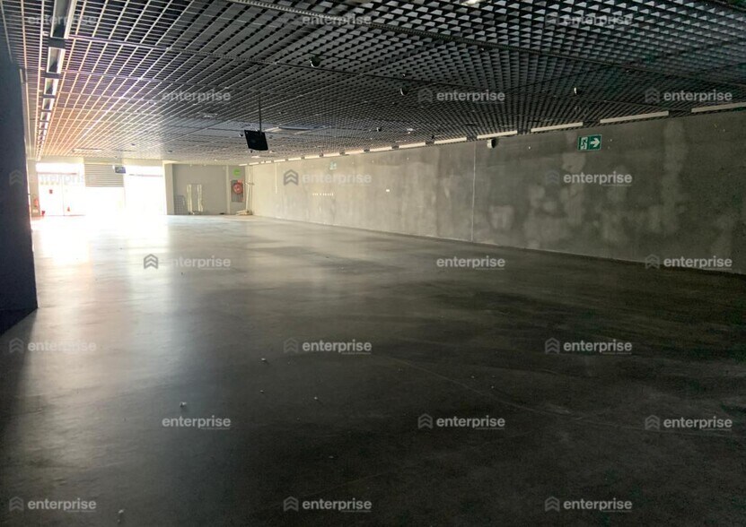 Local commercial dans Vauchelles-les-Quesnoy à louer - Photo intérieure – Image 2 sur 2