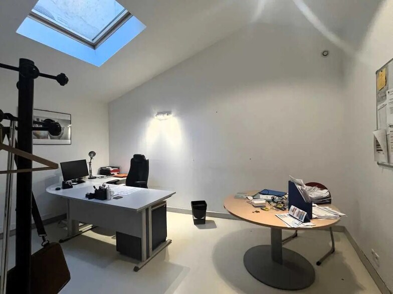 32 Rue Senac De Meilhan, Marseille à louer - Photo de l’immeuble – Image 3 sur 9
