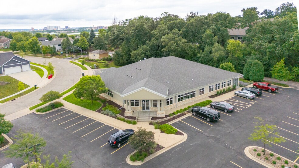 3416 Lakeridge Pl NW, Rochester, MN à louer - Photo principale – Image 1 sur 17
