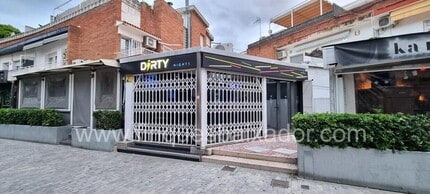 Local commercial dans Castelldefels, Barcelona à louer Photo intérieure– Image 1 sur 13