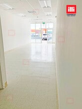 21355 Sherman Way, Canoga Park, CA à louer Photo intérieure– Image 2 sur 3