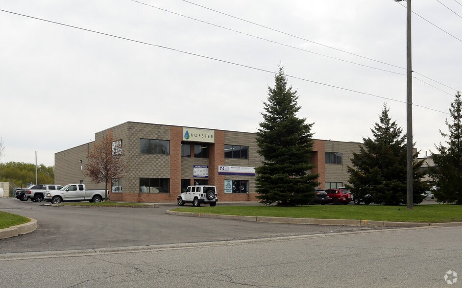 62 Plant Farm Blvd, Brantford, ON à louer - Photo de l’immeuble – Image 2 sur 7