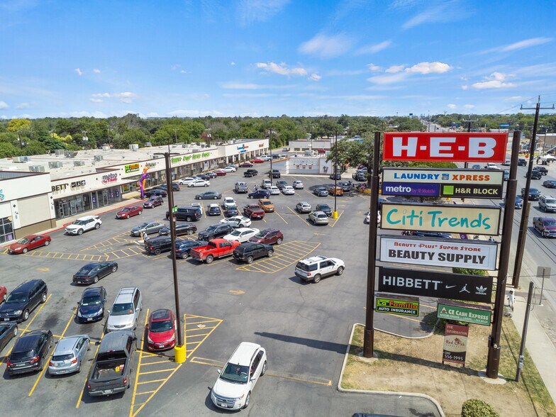 907-1015 S WW White Rd, San Antonio, TX à louer - Photo de l’immeuble – Image 2 sur 9