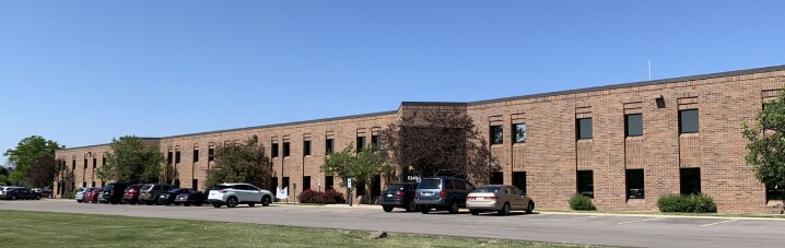 5325 S Moorland Rd, New Berlin, WI à louer - Photo de l’immeuble – Image 1 sur 4