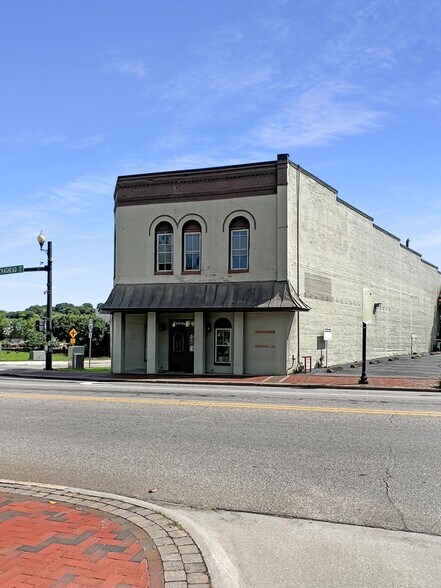 205 Patton St, Danville, VA à louer - Photo de l’immeuble – Image 2 sur 18
