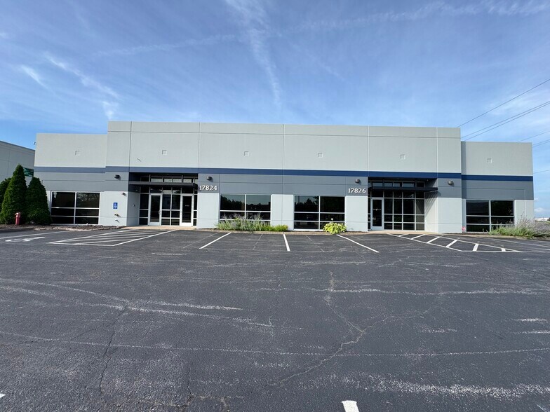 17824-17826 Edison Ave, Chesterfield, MO à louer - Photo de l’immeuble – Image 3 sur 11