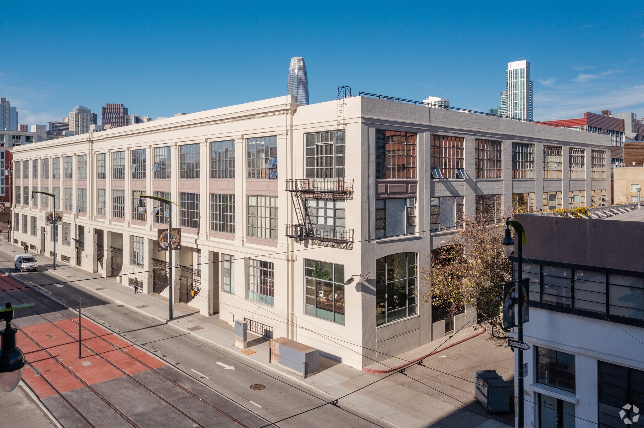 601 4th St, San Francisco, CA à louer Photo principale– Image 1 sur 11