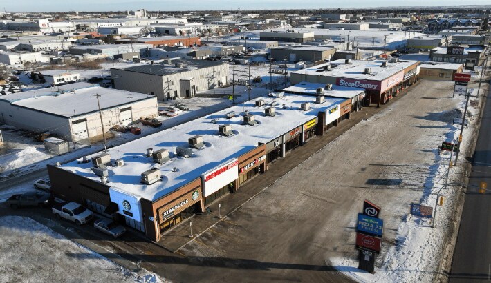 Saskatchewan Retail Portfolio portefeuille de 3 biens à vendre sur LoopNet.fr - Photo principale – Image 2 sur 3