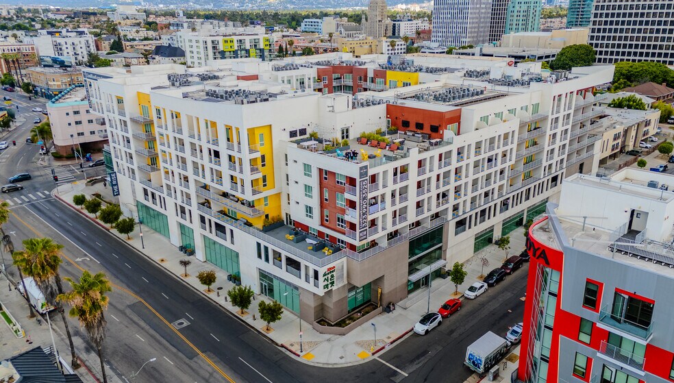 750 S Oxford Ave, Los Angeles, CA à louer - Photo de l’immeuble – Image 3 sur 44