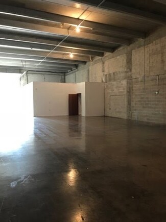 Plus de détails pour 6991-6995 NW 82nd Ave, Miami, FL - Industriel/Logistique à louer