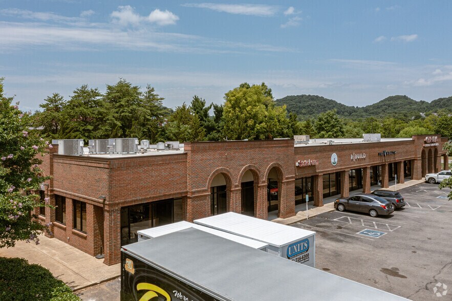 5109 Peter Taylor Park Dr, Brentwood, TN à louer - Photo de l’immeuble – Image 2 sur 10