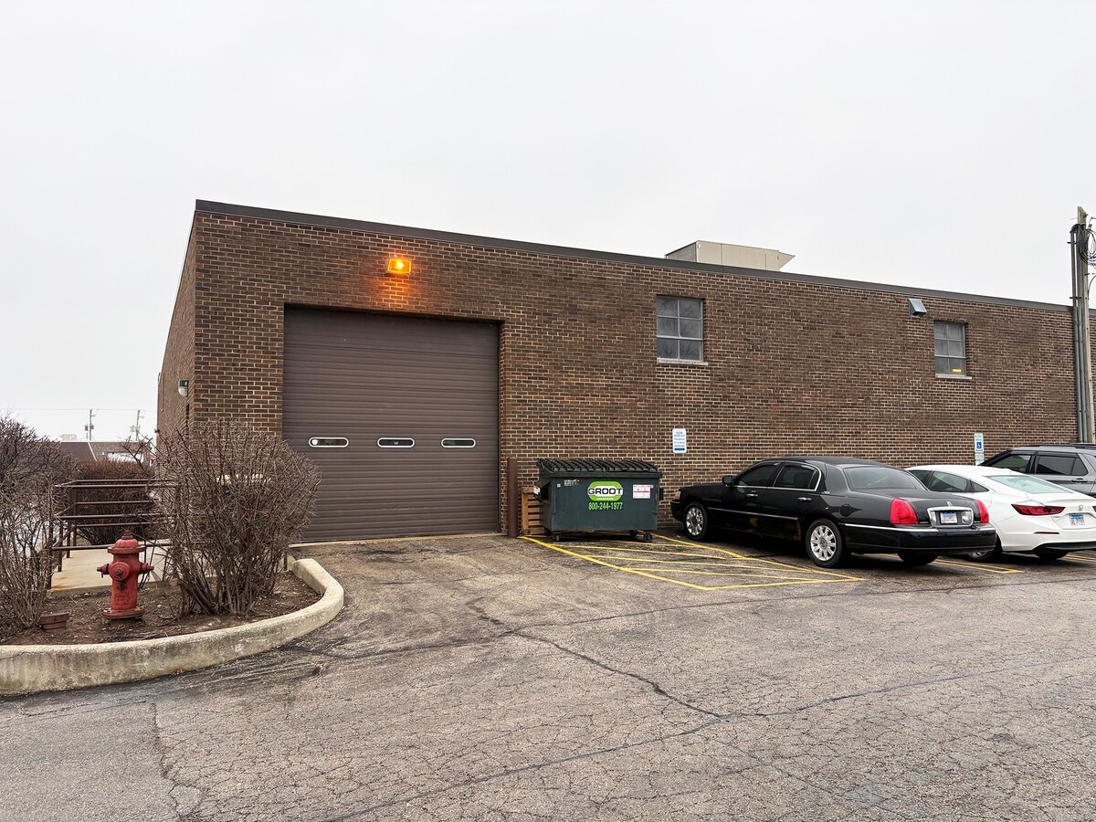 620-630 Estes Ave, Schaumburg, IL 60193 - Lot 620 - - Photo intérieure - Image 2 of 9