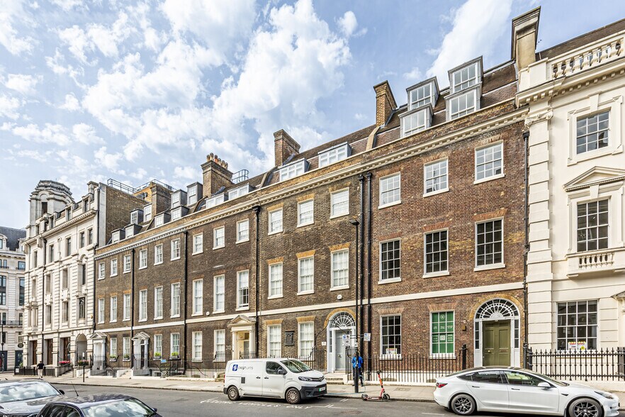 16-19 Southampton Pl, Londres à louer - Photo principale – Image 2 sur 3