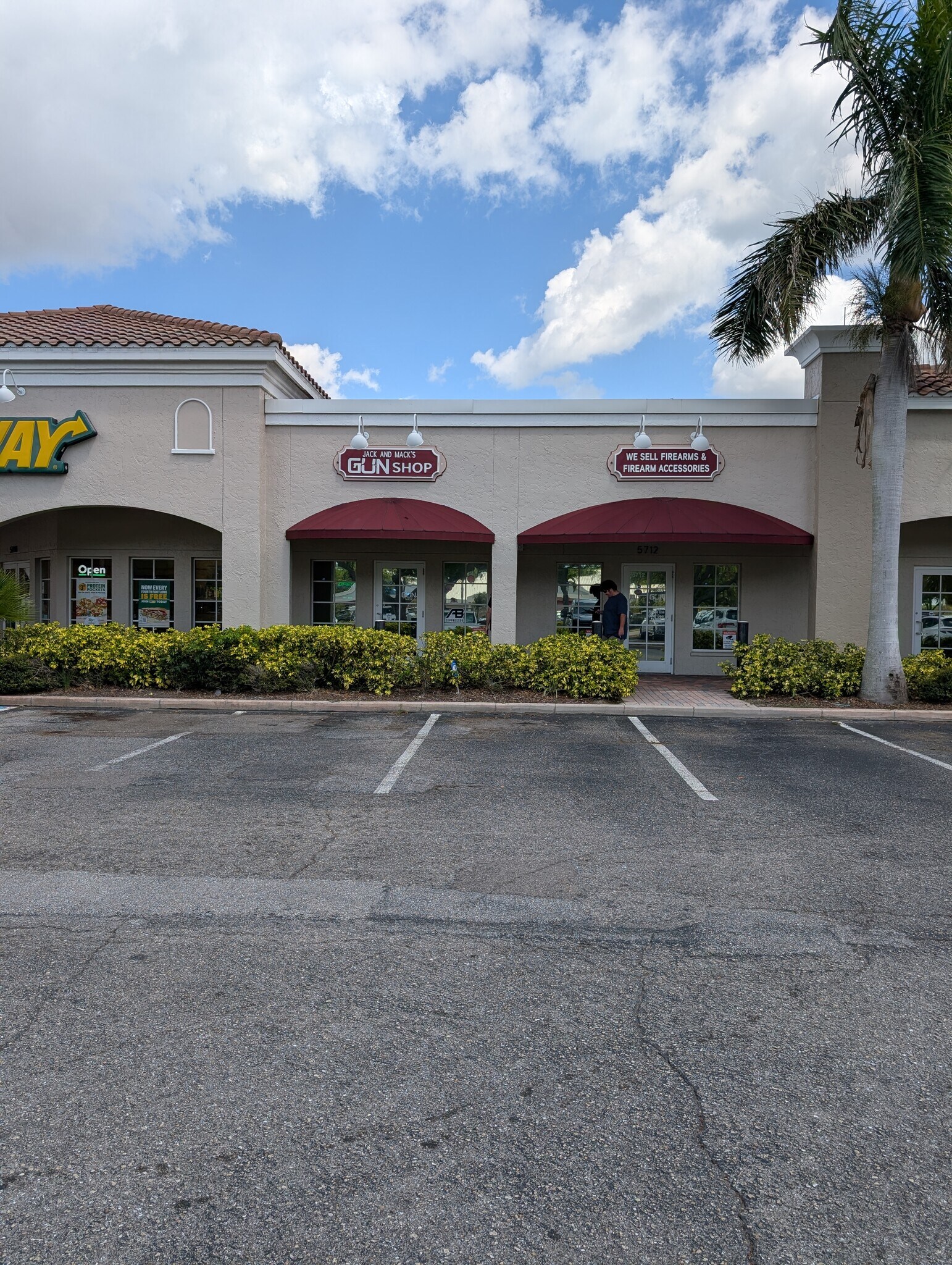 5708-5742 Clark Rd, Sarasota, FL à louer Photo de l’immeuble– Image 1 sur 2