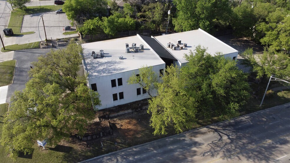 4420 W Vickery Blvd, Fort Worth, TX à louer - Photo de l’immeuble – Image 2 sur 8