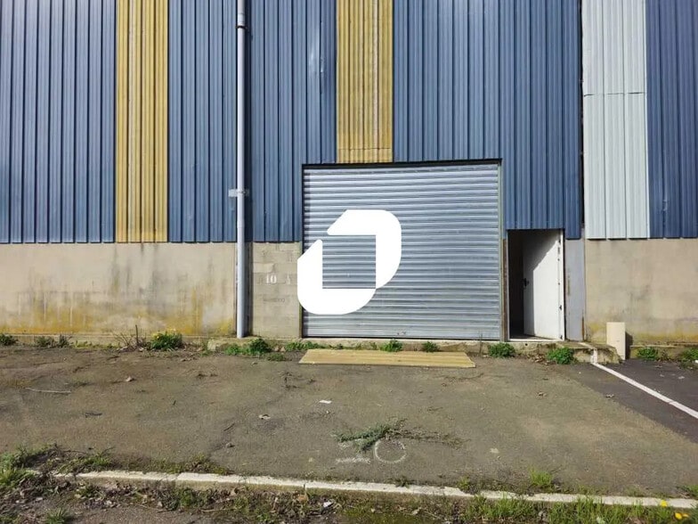 Local d'activités dans Beauvais à vendre - Photo de l’immeuble – Image 2 sur 7