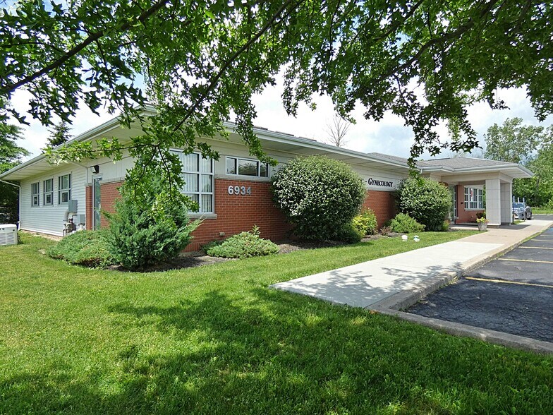 6934 Elaine Dr, Niagara Falls, NY à vendre - Photo de l’immeuble – Image 2 sur 37