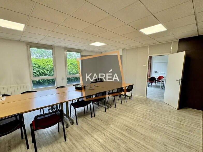 Bureau dans Magny-le-Hongre à louer - Photo de l’immeuble – Image 2 sur 11