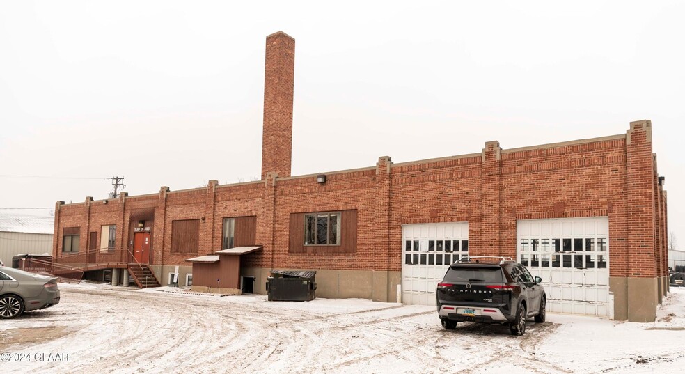 930 N 3rd St, Grand Forks, ND à vendre - Photo de l’immeuble – Image 1 sur 43