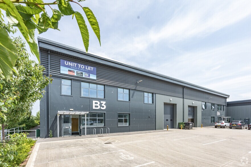 Upperfield Ln, Cheltenham à louer - Photo de l’immeuble – Image 1 sur 37
