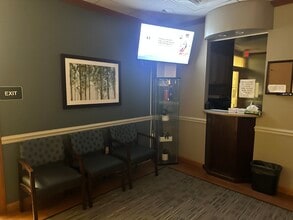 180 Fort Couch Rd, Pittsburgh, PA à louer Photo intérieure– Image 2 sur 9