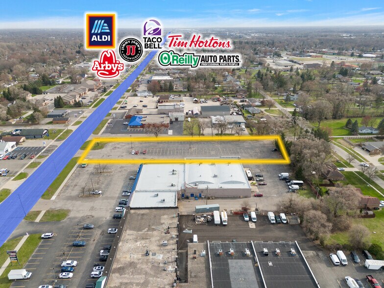 48081 Van Dyke Ave, Shelby Township, MI à louer - Photo de l’immeuble – Image 3 sur 4
