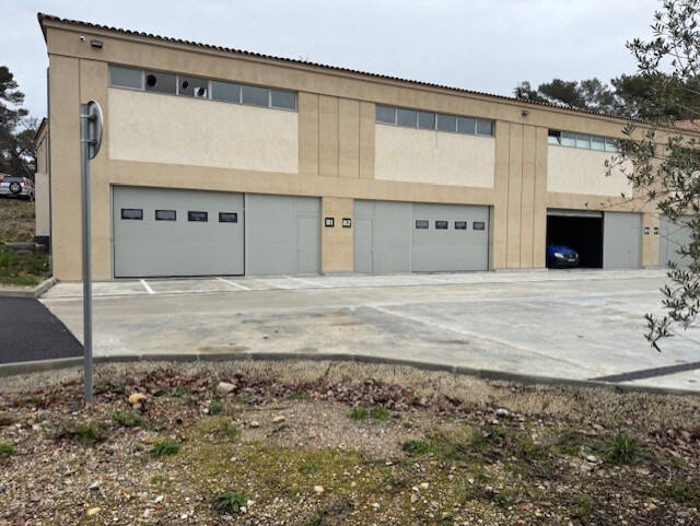 Industriel/Logistique dans Valbonne à louer - Photo de l’immeuble – Image 3 sur 10