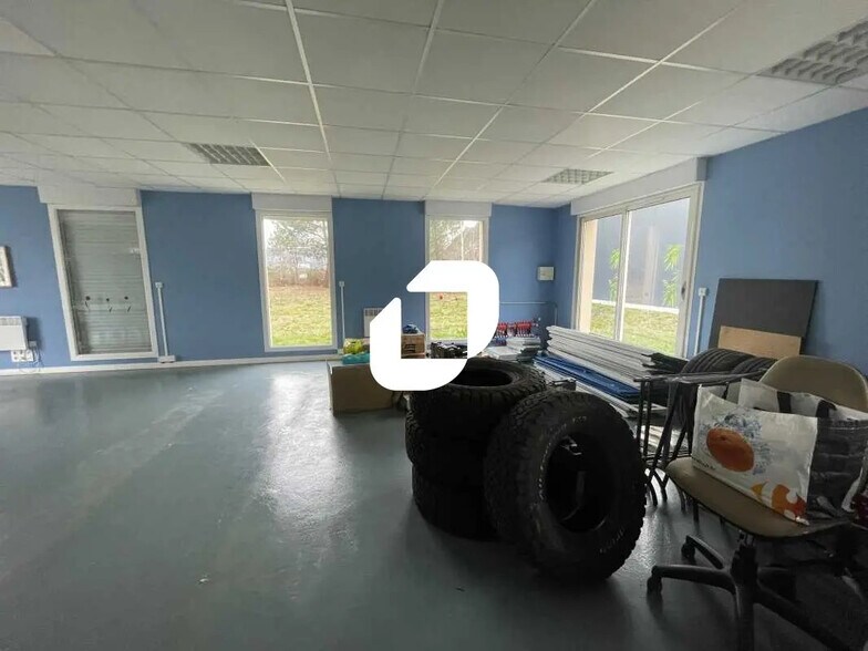 Bureau dans Mios à louer - Photo intérieure – Image 2 sur 4