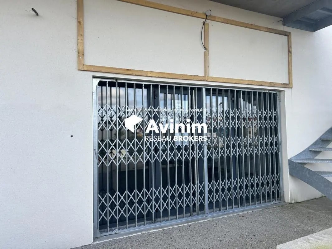 Local commercial dans La Salvetat-Saint-Gilles à louer Photo de l’immeuble– Image 1 sur 10