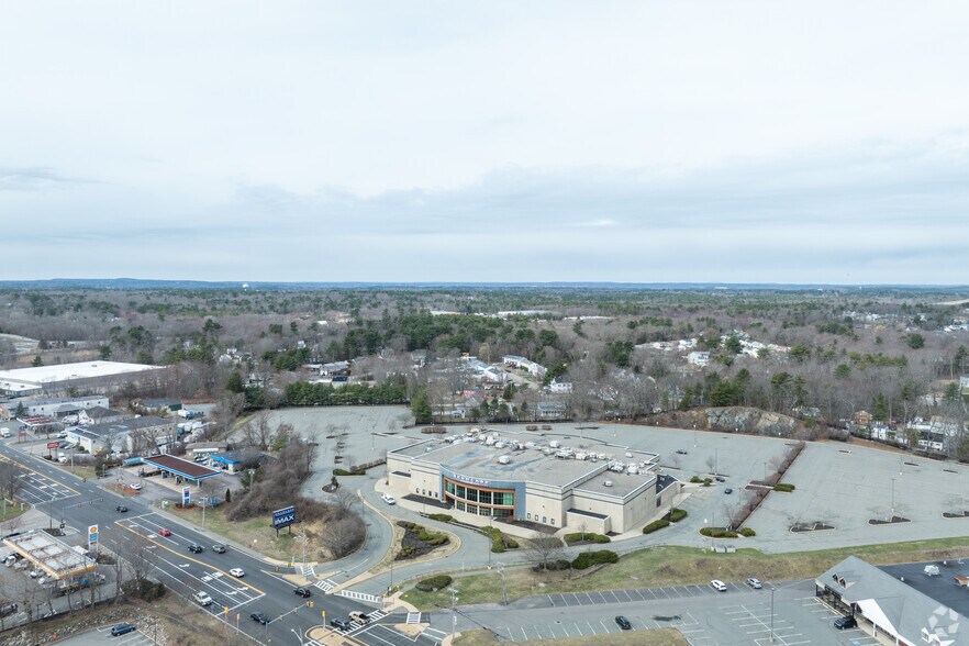 73 Mazzeo Dr, Randolph, MA à vendre - Aérien – Image 2 sur 3