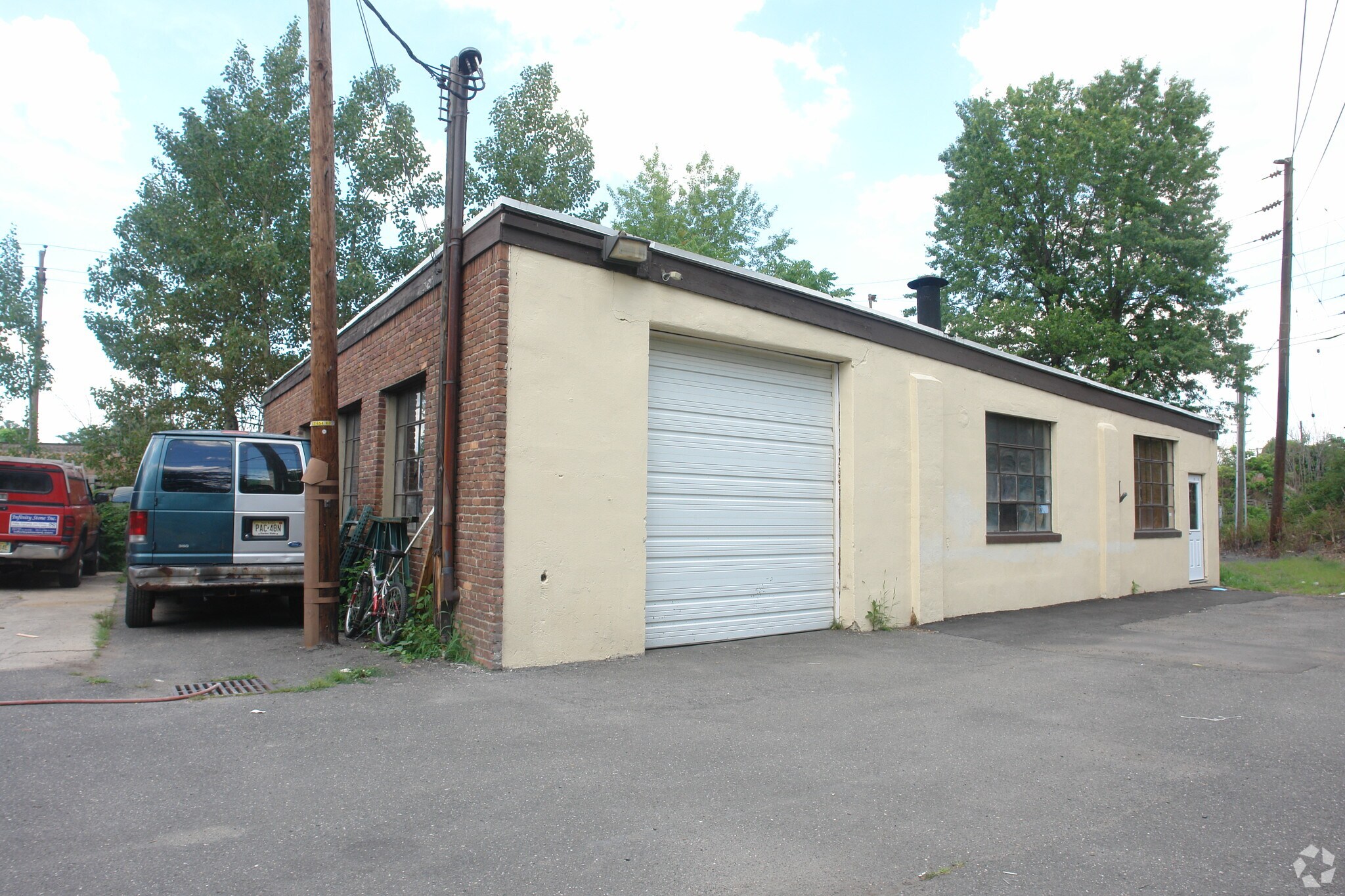 646 W 1st Ave, Roselle, NJ à vendre Photo principale– Image 1 sur 3