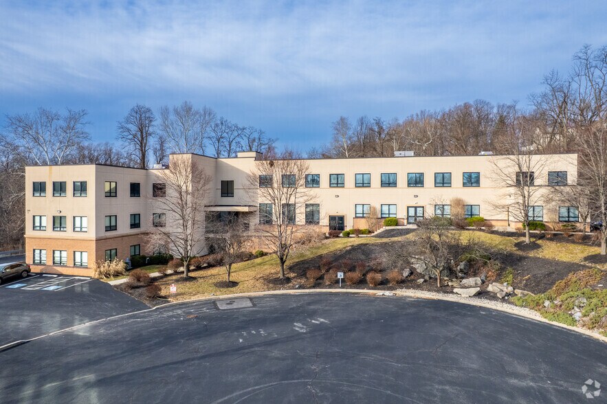 1 Raymond Dr, Havertown, PA à louer - Photo principale – Image 3 sur 5