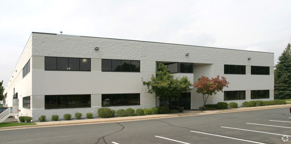 2220-2230 County Rd H, Mounds View, MN à louer - Photo de l’immeuble – Image 2 sur 5