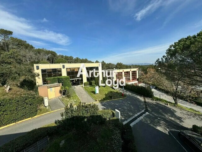 Plus de détails pour Bureau à louer