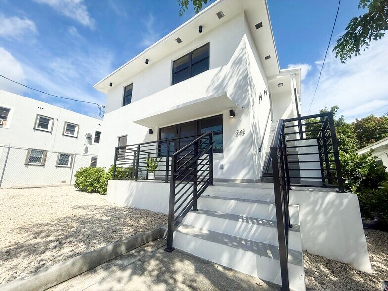 243 NW 32nd St, Miami, FL à vendre - Photo de l’immeuble – Image 1 sur 20