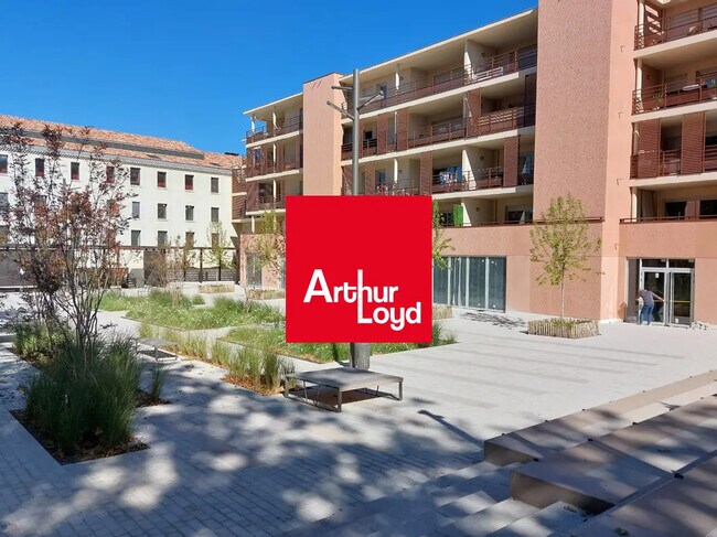 Plus de détails pour Local commercial à vendre