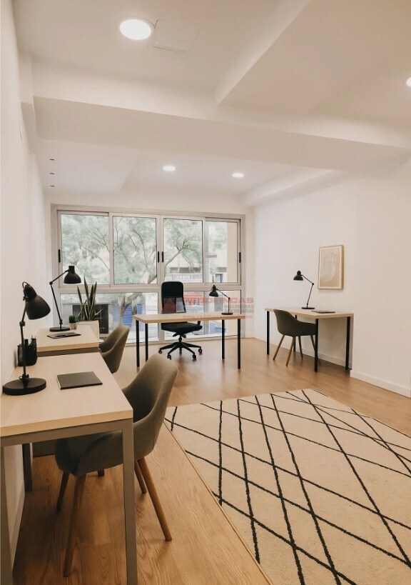 Immeuble residentiel dans Barcelone, Barcelona à vendre Photo intérieure– Image 1 sur 2