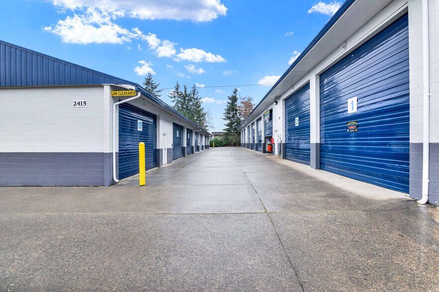2415 70th Ave W, University Place, WA à louer - Photo de l’immeuble – Image 2 sur 21
