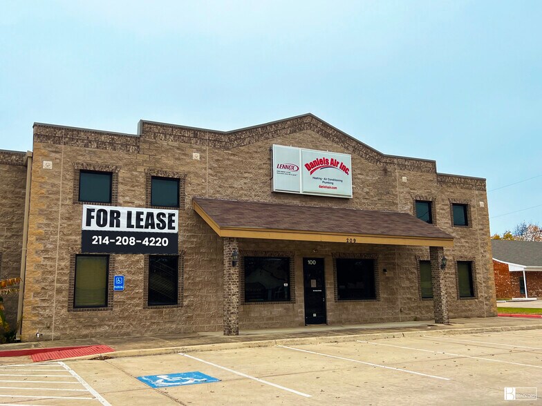 209 S Shady Shores Dr, Lake Dallas, TX à louer - Photo de l’immeuble – Image 2 sur 19