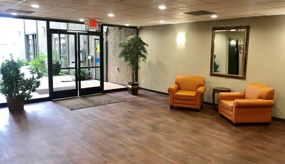 15335 Morrison St, Sherman Oaks, CA à louer - Hall d’entrée – Image 3 sur 28