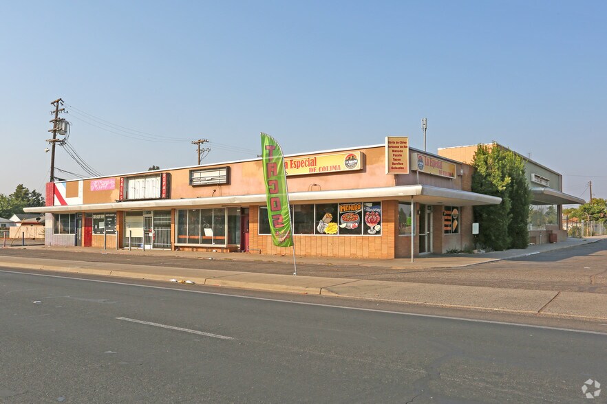 4122-4150 E Clinton Ave, Fresno, CA à louer - Photo de l’immeuble – Image 2 sur 7