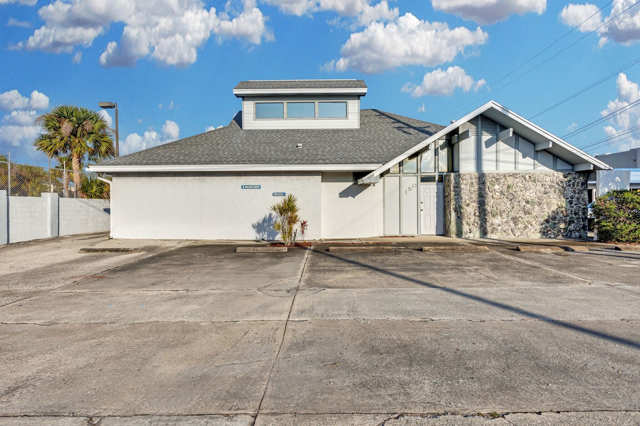 150 N Banana River Dr, Merritt Island, FL à louer Photo principale– Image 1 sur 35