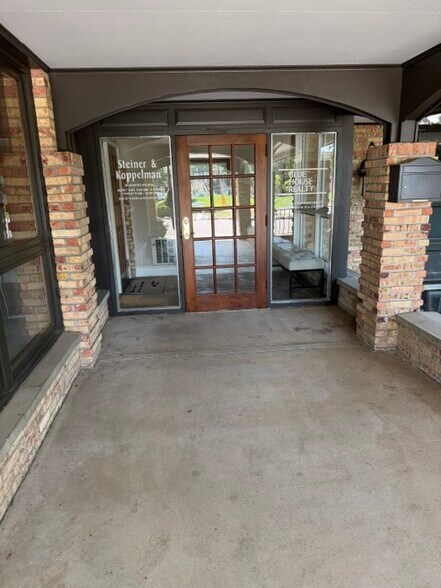 18340 Minnetonka Blvd, Deephaven, MN à louer - Photo de l’immeuble – Image 3 sur 19