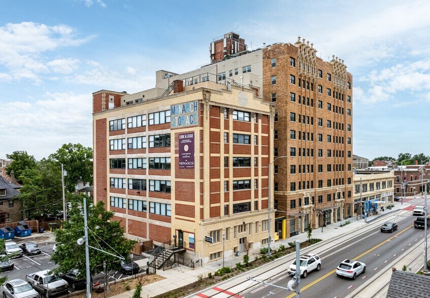 3825-3829 Main St, Kansas City, MO à louer - Photo de l’immeuble – Image 1 sur 7